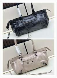 Picture of Balenciaga Handbags _SKUfw208745872fw